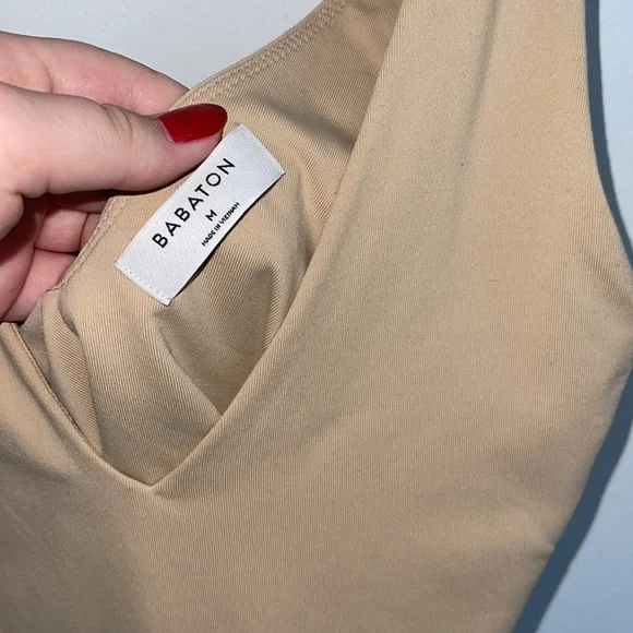 Aritzia Babaton Contour V-Neck Bodysuit - Picture 4 of 5